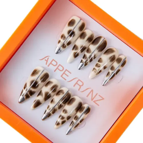 Wild Claw Press-On Nails | Animal Print with Silver Tips - Appearanz